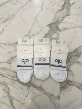 Alo Throwback socks 3 pairs Brand New